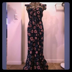 Navy spaghetti straps flower maxi dress 🌸